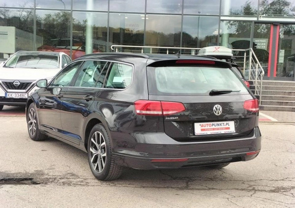 Volkswagen Passat cena 89900 przebieg: 85972, rok produkcji 2019 z Rawicz małe 466